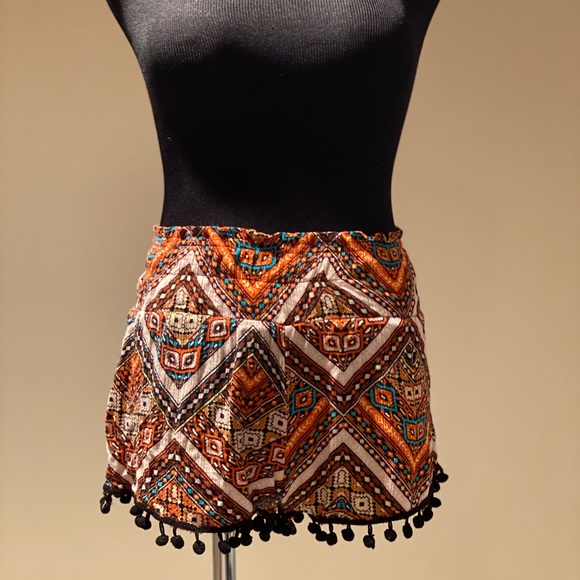 LA Hearts Pacsun Patterned-Pom Shorts Size Small - Picture 7 of 8